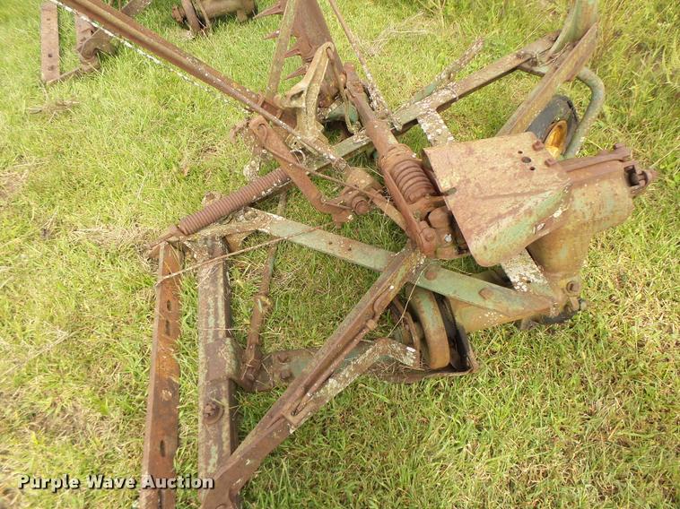 image for item Z9502 (3) John Deere 5 sickle mowers