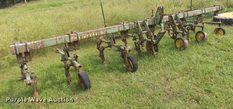 image for item Z9505 John Deere six row cultivator