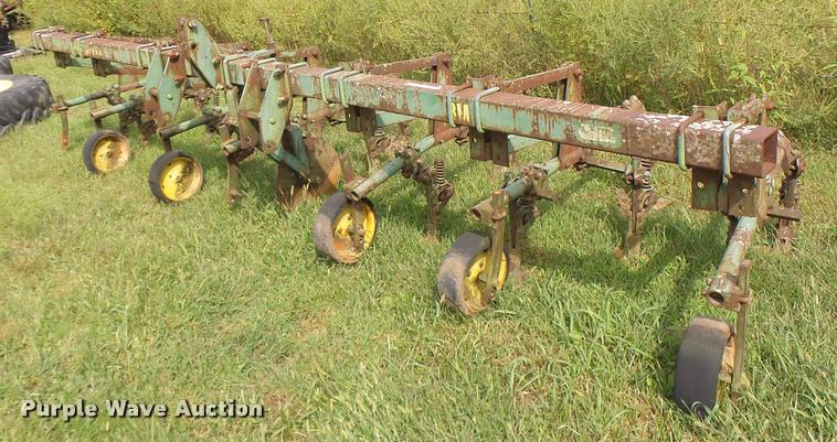 image for item Z9505 John Deere six row cultivator