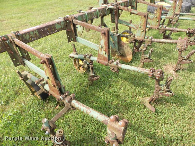 image for item Z9505 John Deere six row cultivator