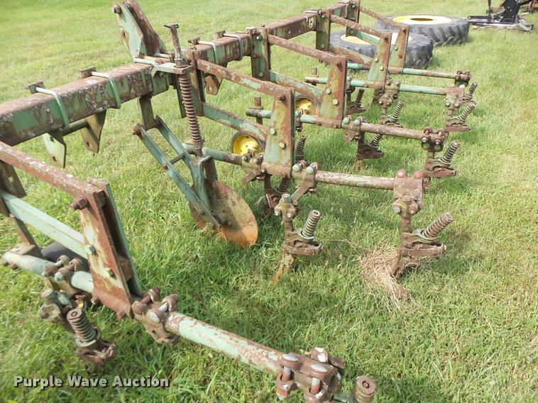 image for item Z9505 John Deere six row cultivator