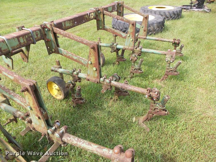 image for item Z9505 John Deere six row cultivator