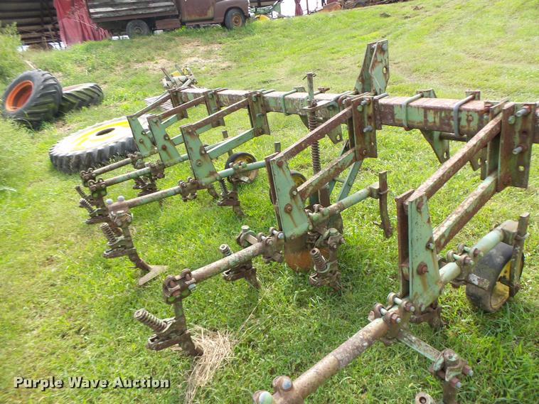 image for item Z9505 John Deere six row cultivator