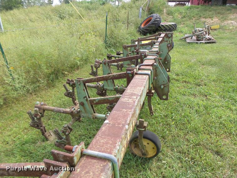 image for item Z9505 John Deere six row cultivator