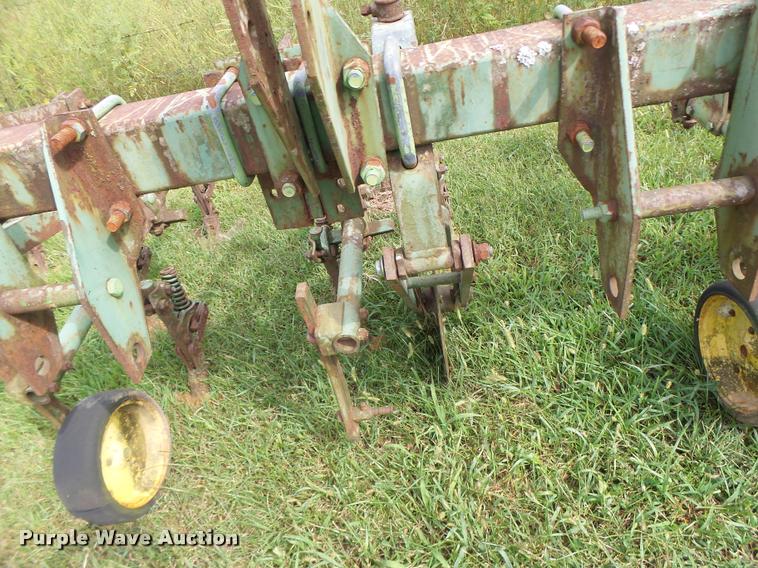 image for item Z9505 John Deere six row cultivator