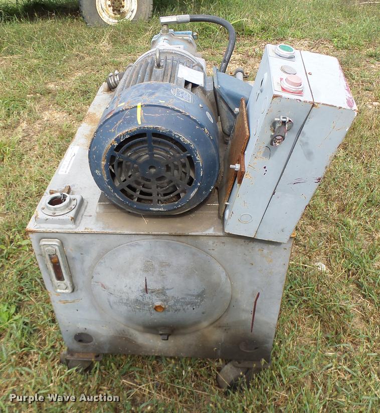 image for item Z9509 Mark hydraulic reservoir and pump