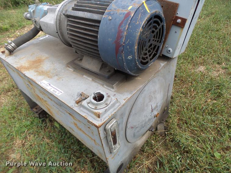 image for item Z9509 Mark hydraulic reservoir and pump