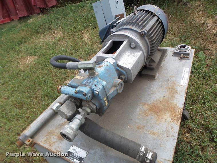 image for item Z9509 Mark hydraulic reservoir and pump