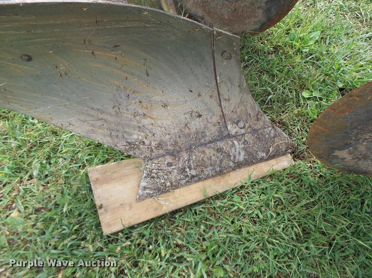 image for item Z9511 John Deere E0350 four bottom plow