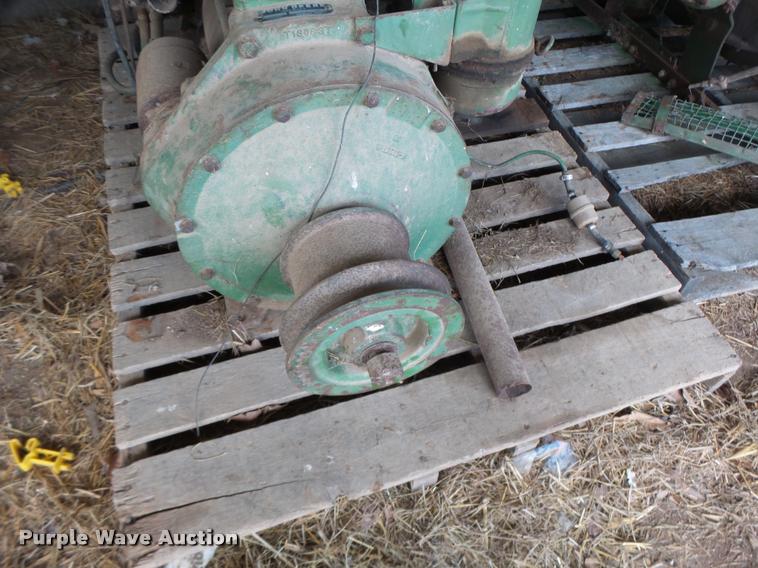 image for item Z9512 John Deere HA115G four cylinder gas engine