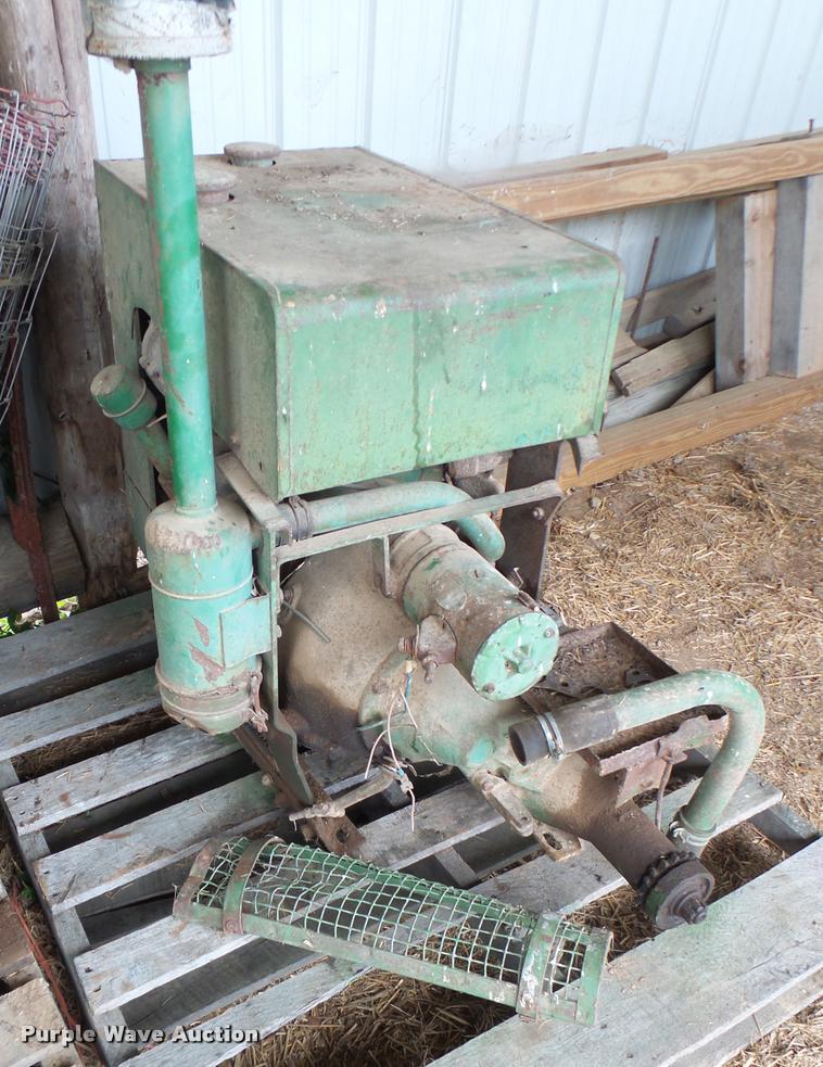 image for item Z9513 John Deere L.U.C. gas engine