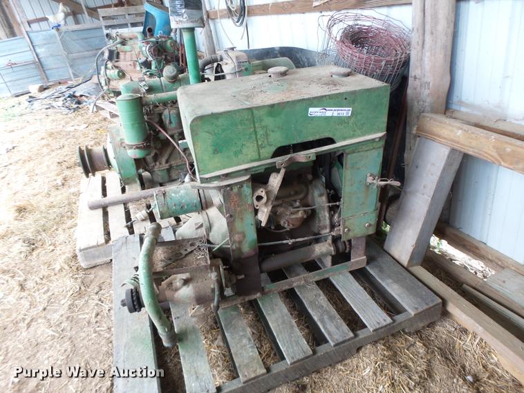 image for item Z9513 John Deere L.U.C. gas engine