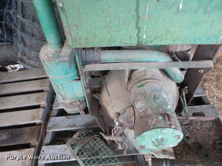 image for item Z9513 John Deere L.U.C. gas engine