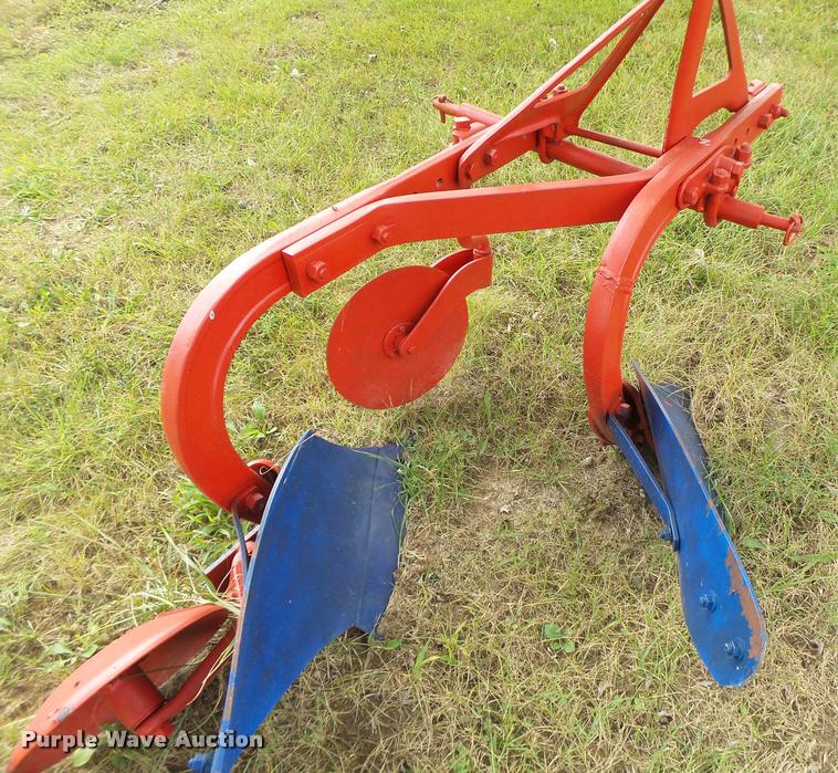 image for item Z9514 Dearborn 10-1 two bottom plow