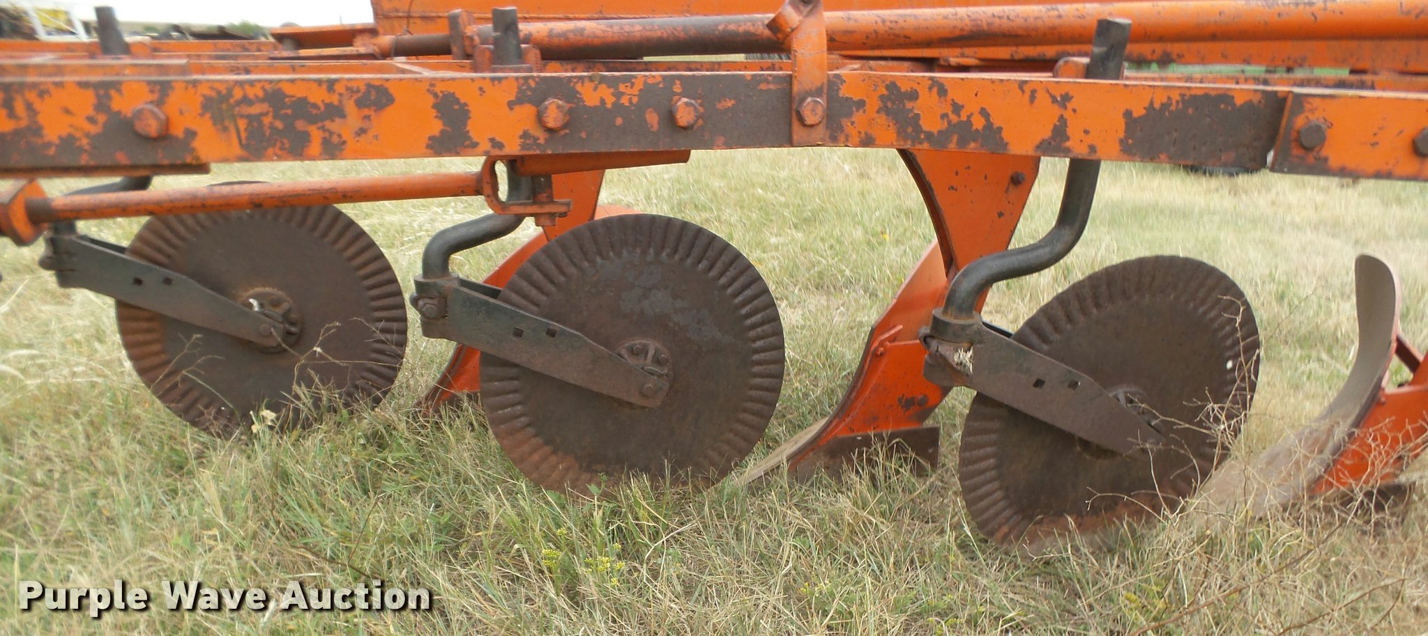 J I Case moldboard plow in Spearville, KS Item BY9582 sold Purple Wave