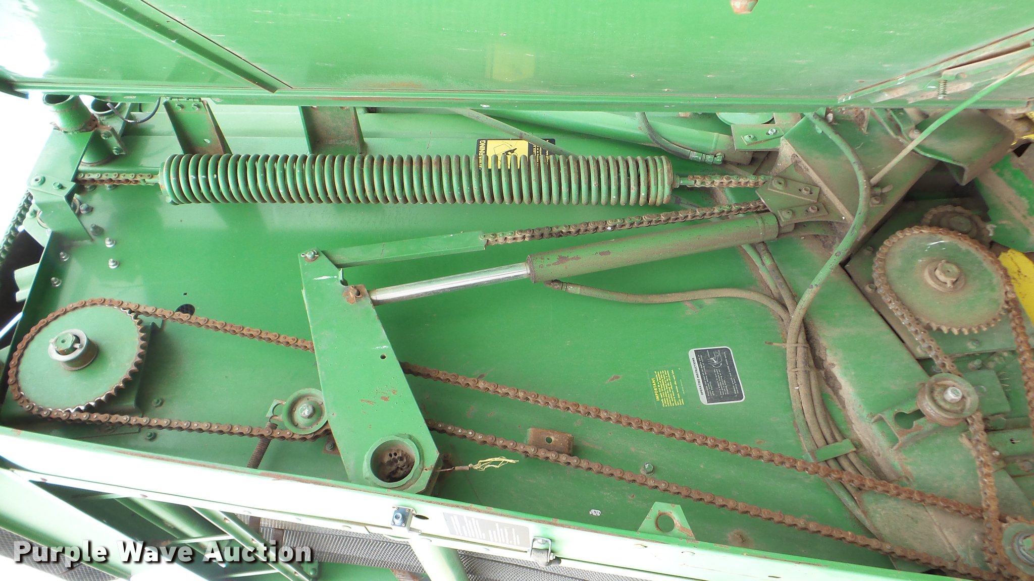John Deere 430 round baler in Salina, KS Item DA8797 sold Purple Wave