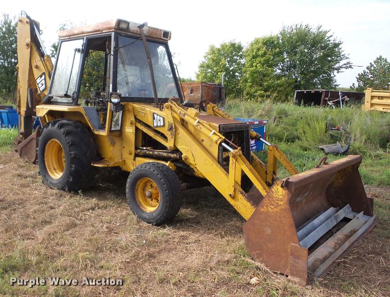image for item AG9417 JCB backhoe