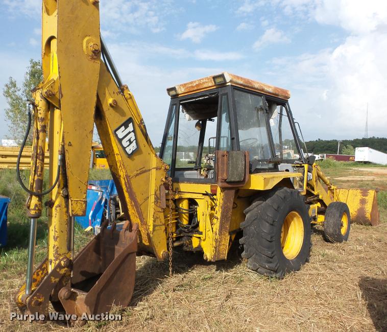 image for item AG9417 JCB backhoe