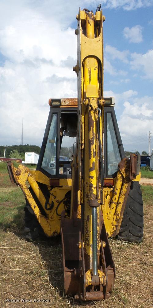 image for item AG9417 JCB backhoe