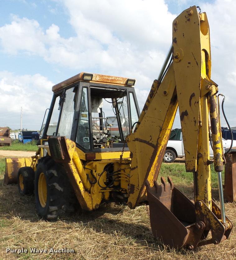 image for item AG9417 JCB backhoe