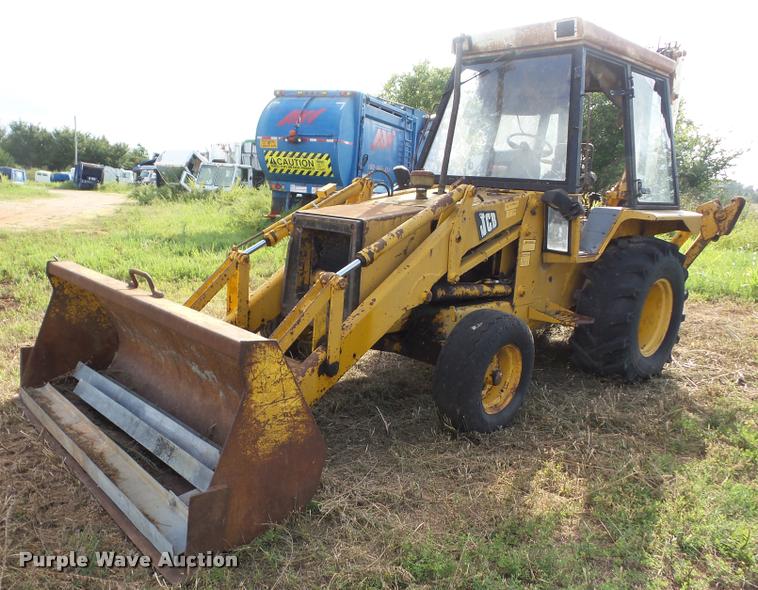image for item AG9417 JCB backhoe