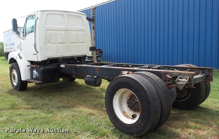 image for item AG9418 1999 Sterling L8501 truck cab and chassis