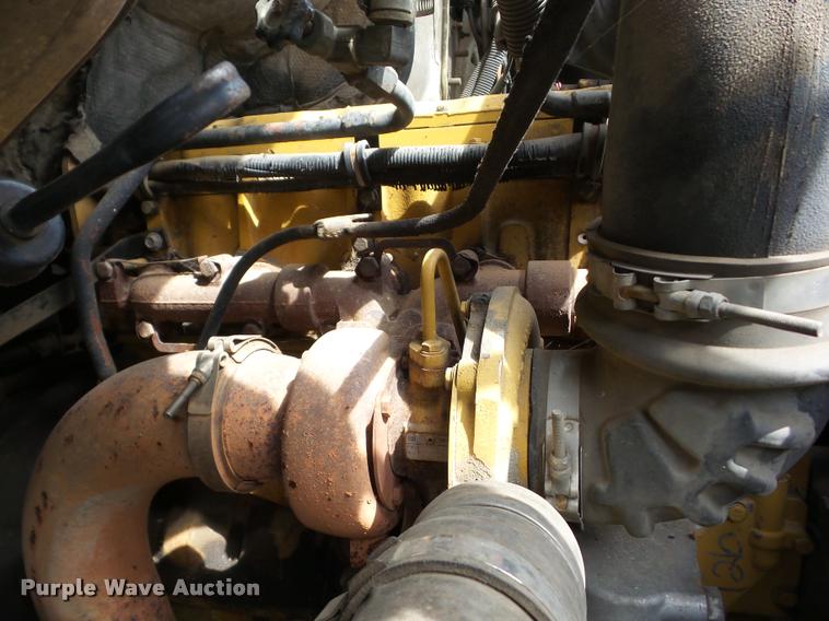 image for item AG9418 1999 Sterling L8501 truck cab and chassis