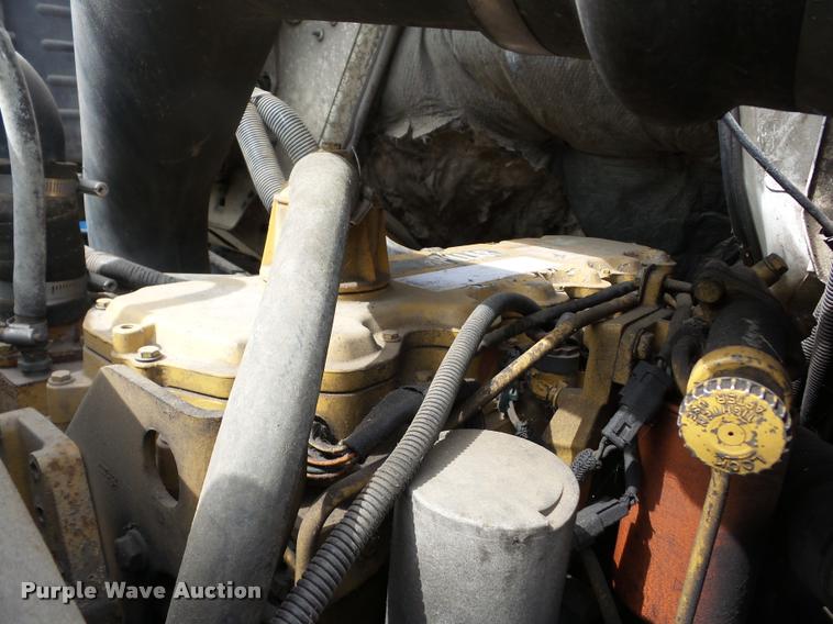 image for item AG9418 1999 Sterling L8501 truck cab and chassis