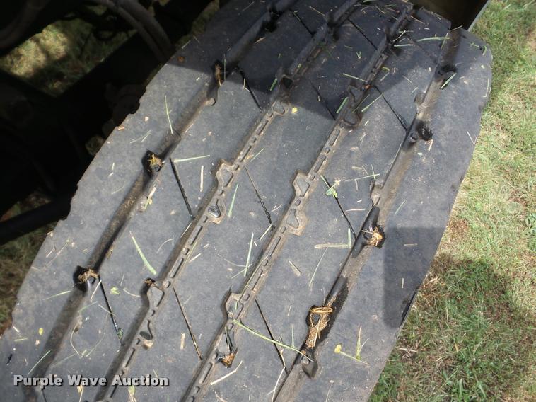 image for item AG9418 1999 Sterling L8501 truck cab and chassis