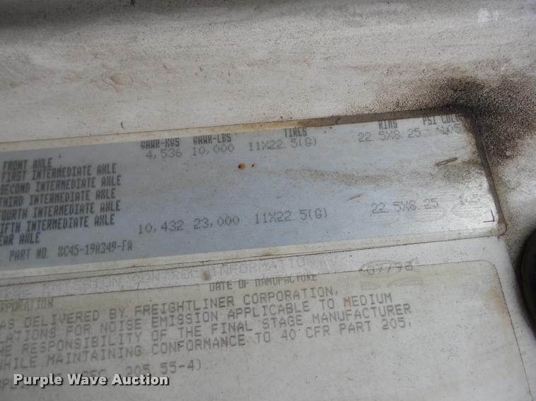 image for item AG9418 1999 Sterling L8501 truck cab and chassis