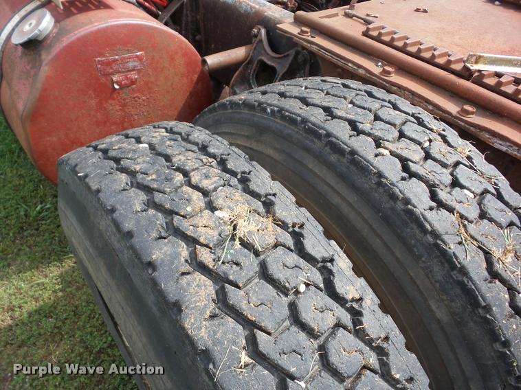 image for item AG9422 1982 International CO-9670 semi truck