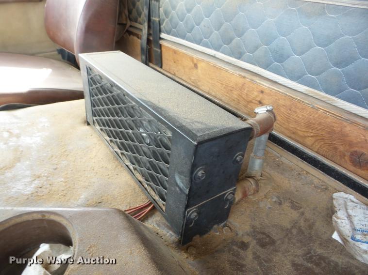 image for item AG9422 1982 International CO-9670 semi truck