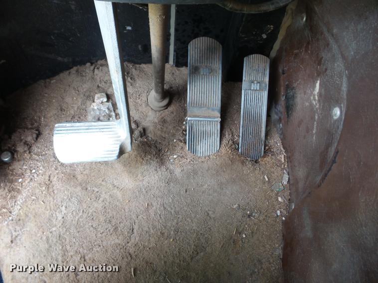 image for item AG9422 1982 International CO-9670 semi truck