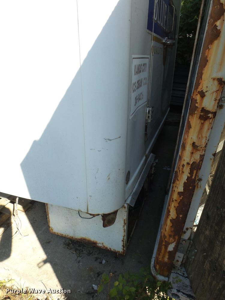 image for item BG9702 Refrigerated truck box