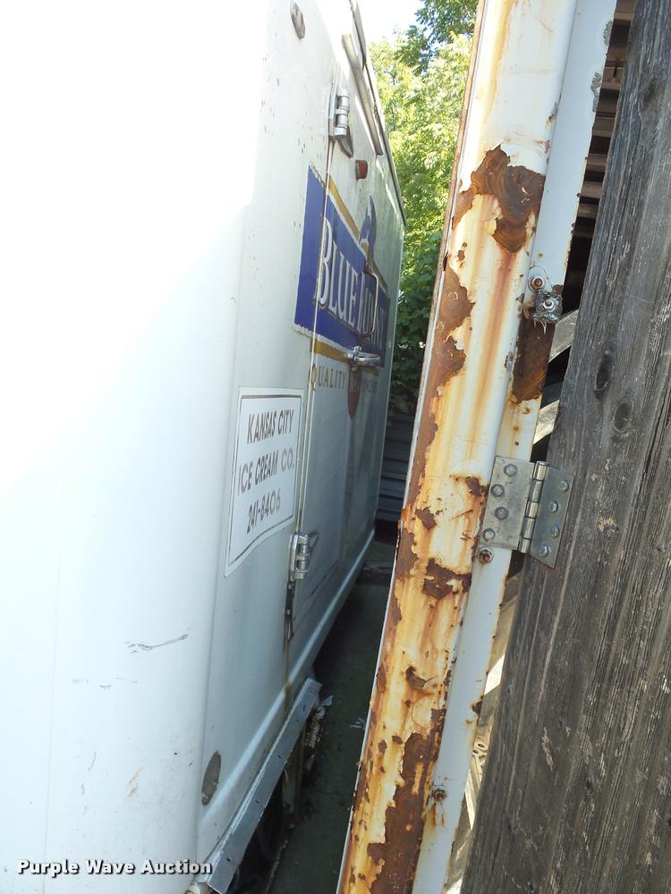 image for item BG9702 Refrigerated truck box