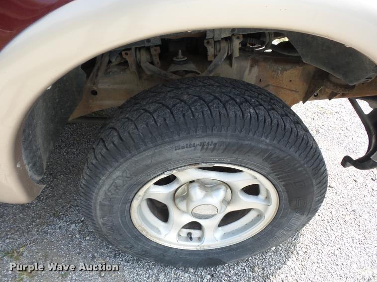 image for item BK9583 1997 Ford F150 SuperCab pickup truck