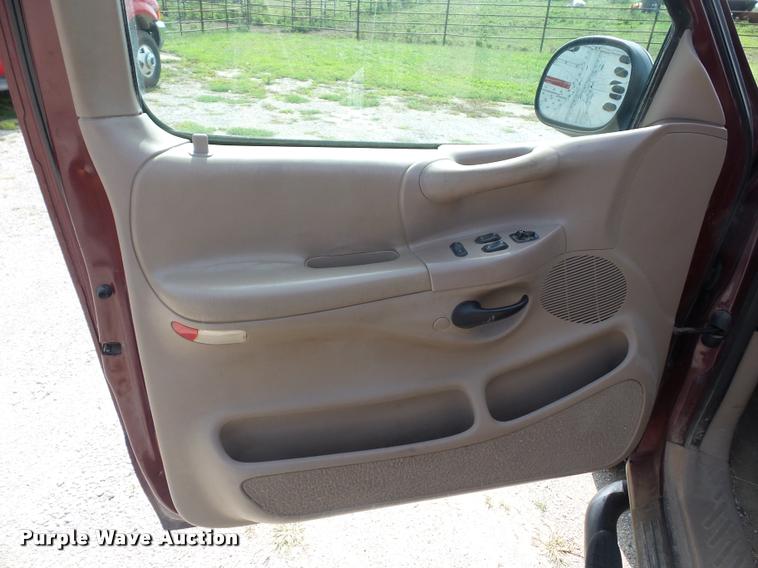 image for item BK9583 1997 Ford F150 SuperCab pickup truck