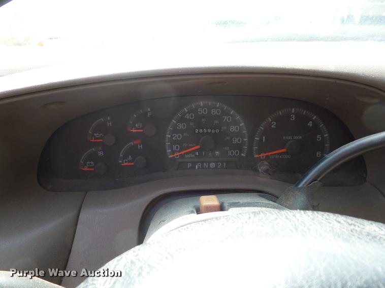 image for item BK9583 1997 Ford F150 SuperCab pickup truck