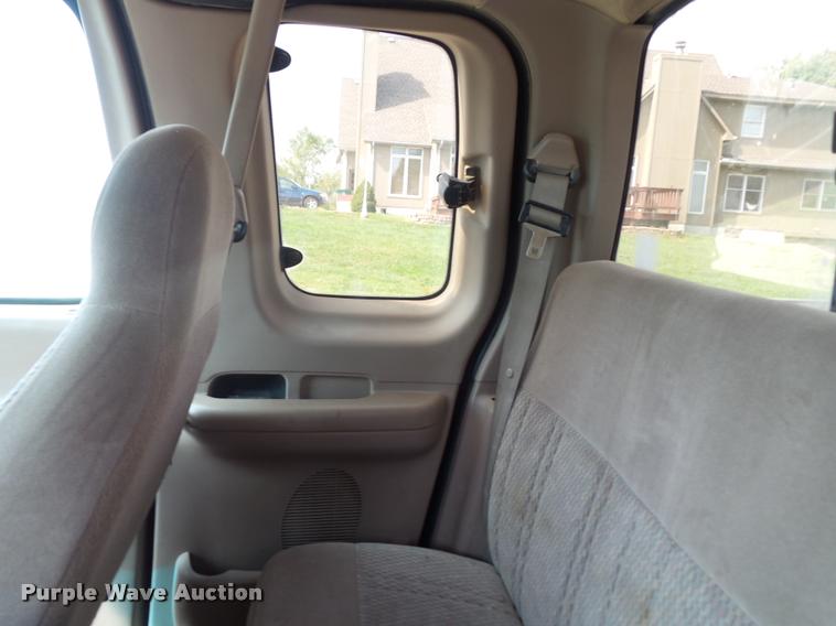 image for item BK9583 1997 Ford F150 SuperCab pickup truck