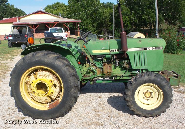 image for item BZ9659 John Deere 950 MFWD tractor