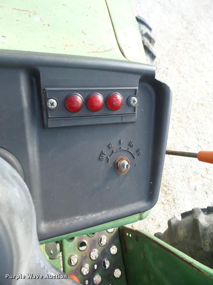 image for item BZ9659 John Deere 950 MFWD tractor