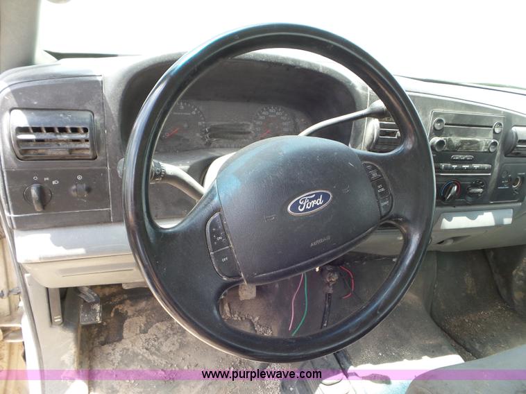 image for item CC9864 2005 Ford F250 Super Duty SuperCab pickup truck