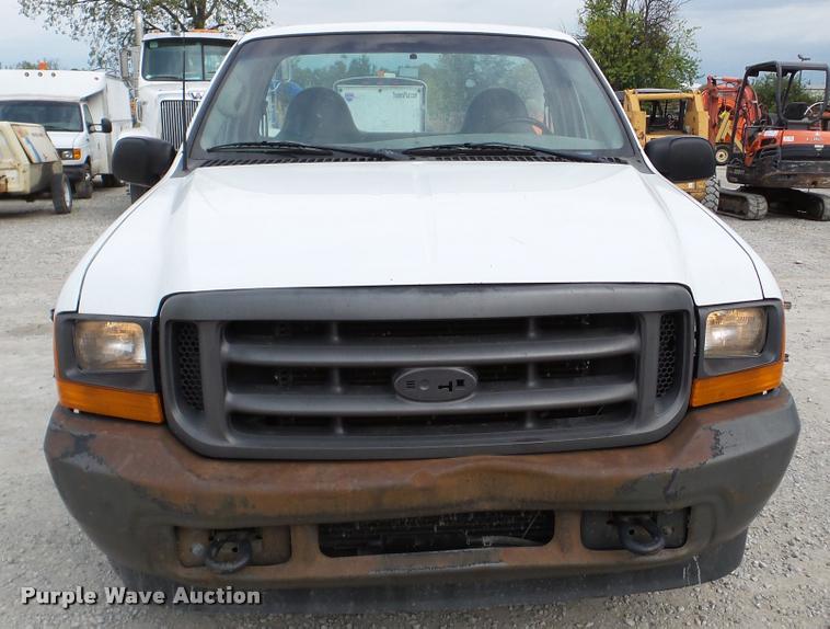 image for item DA2879 2001 Ford F250 Super Duty pickup truck