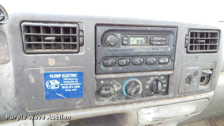 image for item DA2879 2001 Ford F250 Super Duty pickup truck