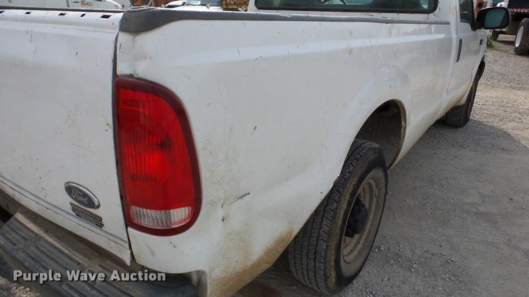 image for item DA2879 2001 Ford F250 Super Duty pickup truck
