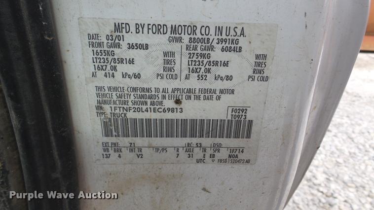 image for item DA2879 2001 Ford F250 Super Duty pickup truck