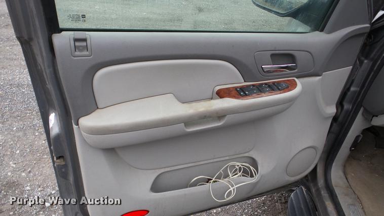 image for item DA8835 2007 Chevrolet Suburban 1500 SUV