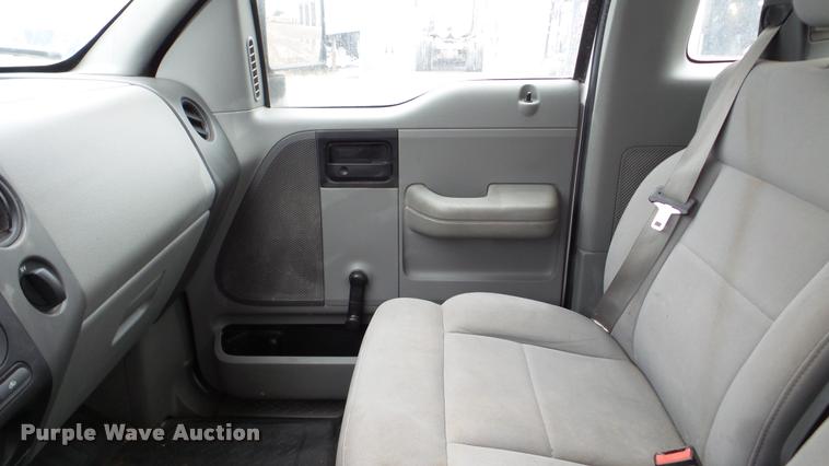 image for item DA8839 2006 Ford F150 pickup truck