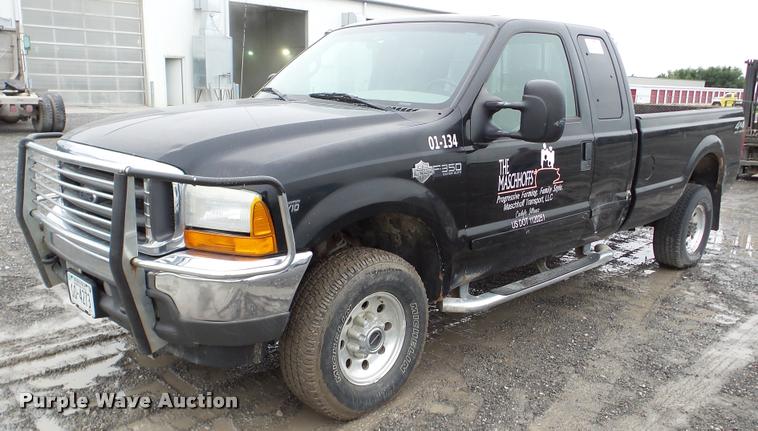 image for item DA8841 2001 Ford F350 Super Duty SuperCab pickup truck