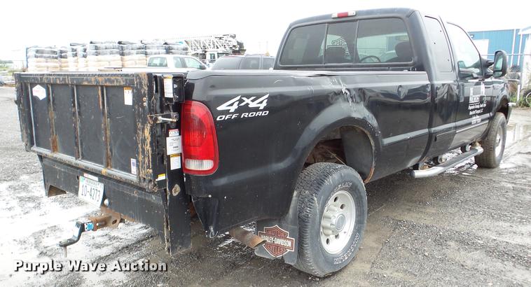 image for item DA8841 2001 Ford F350 Super Duty SuperCab pickup truck